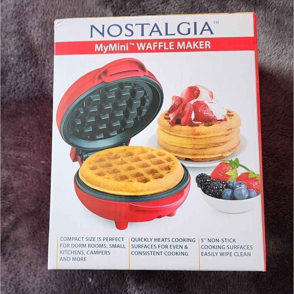 NEW NOSTALGIA MyMini Red Waffle Maker